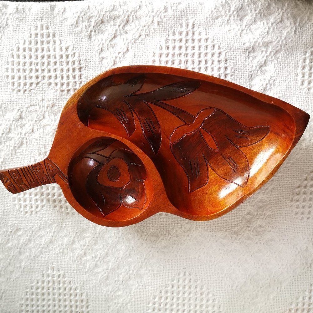 Aruba Carved Art‎ Solid Wood Platter 13"x7.5"x2"